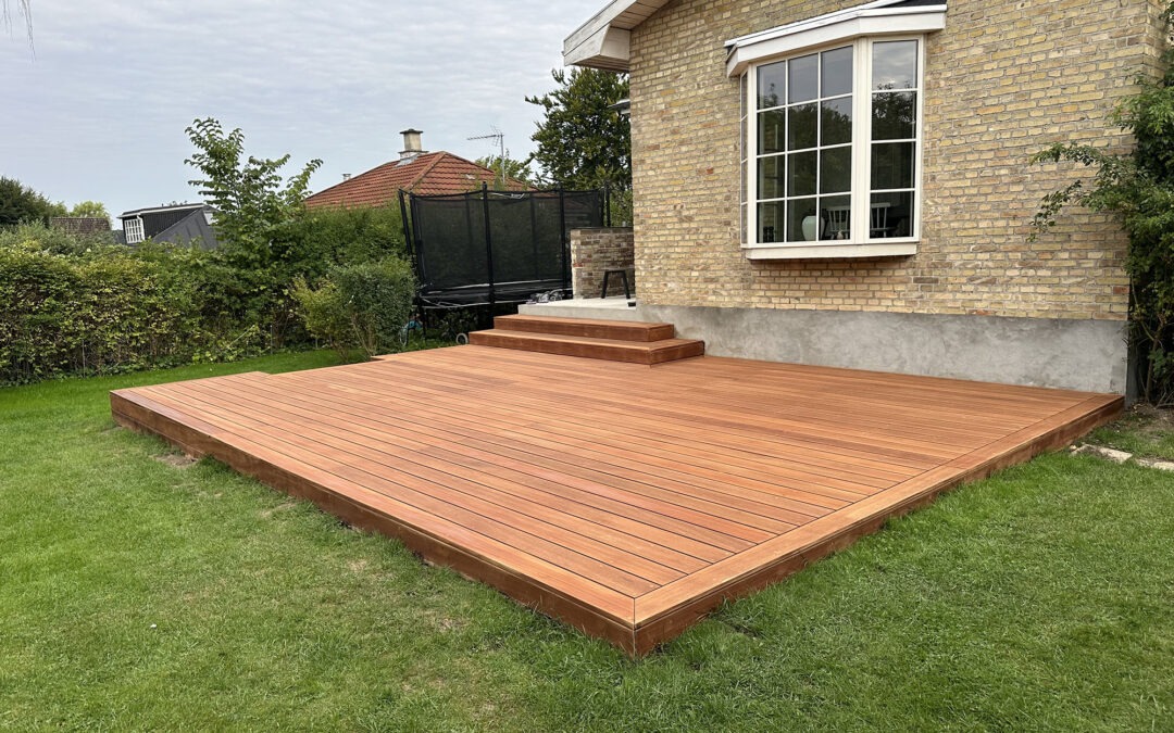 Terrasse i hårdtræ